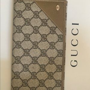 ORIGINAL Gucci wallet in mint condition